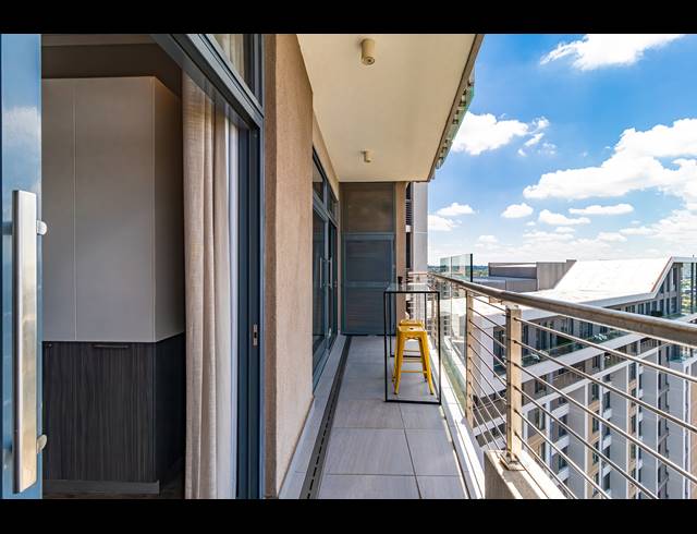 1 BEDROOM APARTMENT FOR SALE IN MENLYN